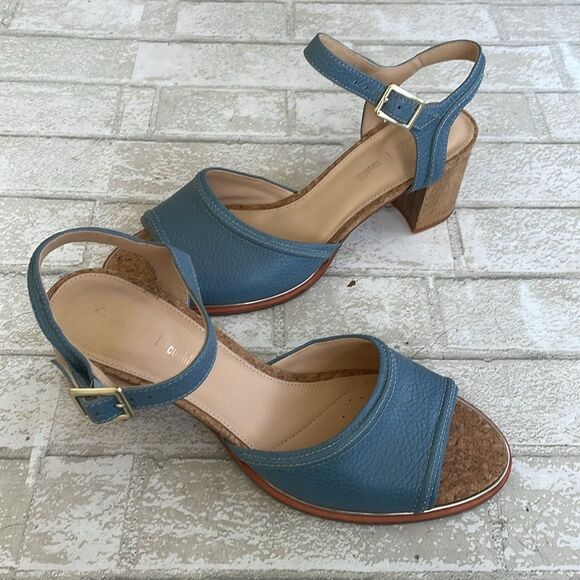 Clarks blue leather heels - Picture 6 of 9
